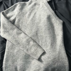 Size: S Michael kors sweater never used New without tags